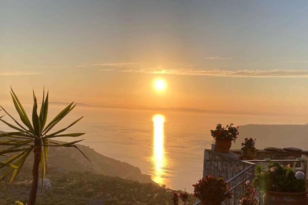 Πύργος Παραδοσιακός Με Μαγευτική Θέα - Villa Traditional Tower With Amazing Sea View Areopoli Dış mekan fotoğraf